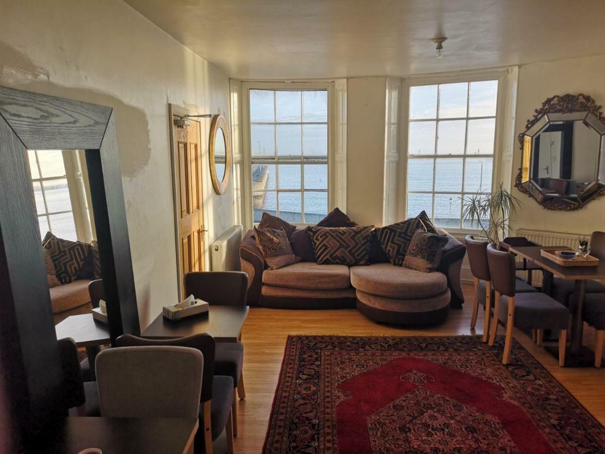 Whole Flat Next To Dover Port With Parking Екстериор снимка