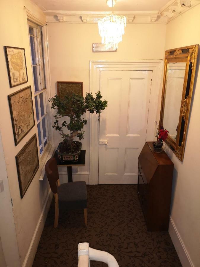 Whole Flat Next To Dover Port With Parking Екстериор снимка